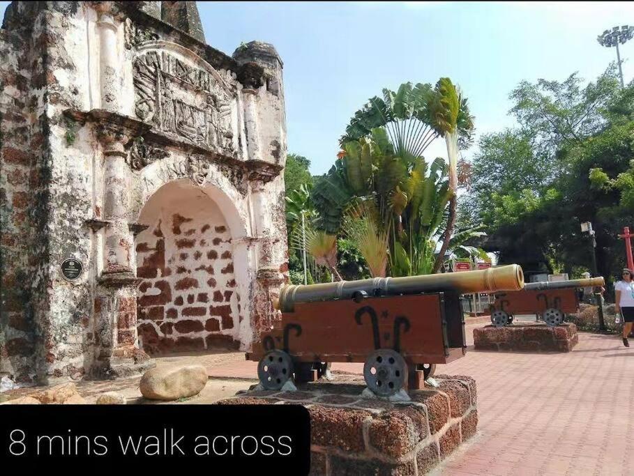 2 Bedroom Apartment Next To Historical Spots Malacca Exterior foto